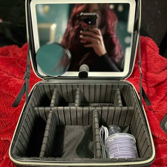 Travel Makeup Bag Cosmetic Bag Makeup Organizer Bag with Lighted Mirror - Picture 2 of 3